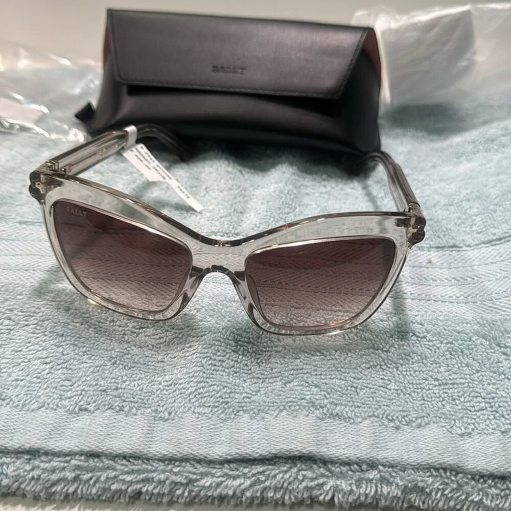 Bally 56MM Butterfly Sunglasses beige